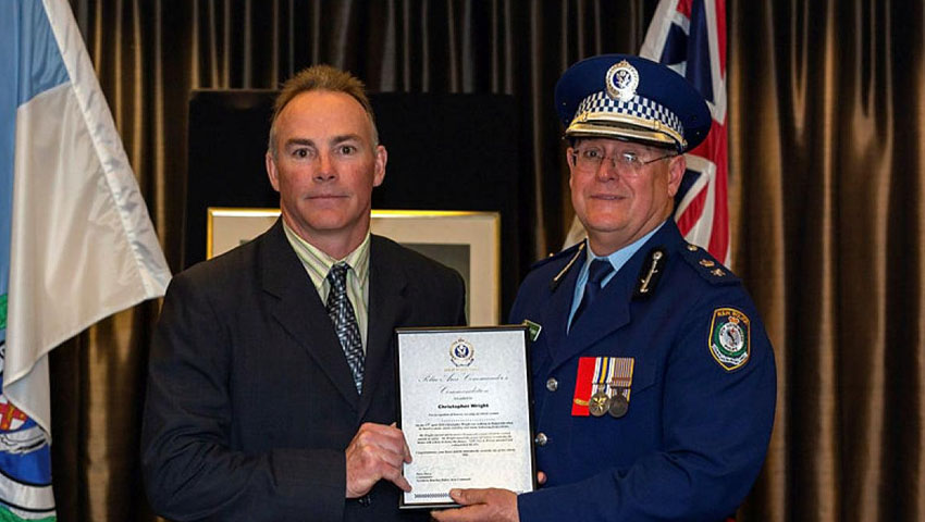 Clearance diver wins police bravery award