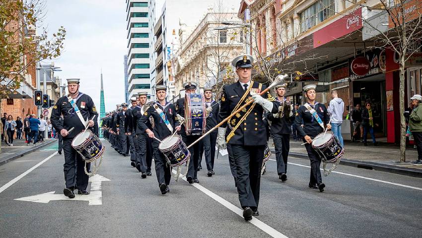 Crew of HMAS Perth dc