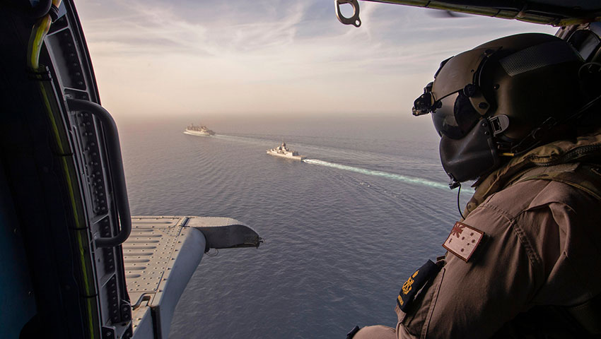 HMAS_Toowoomba_Strait_of_Hormuz.jpg