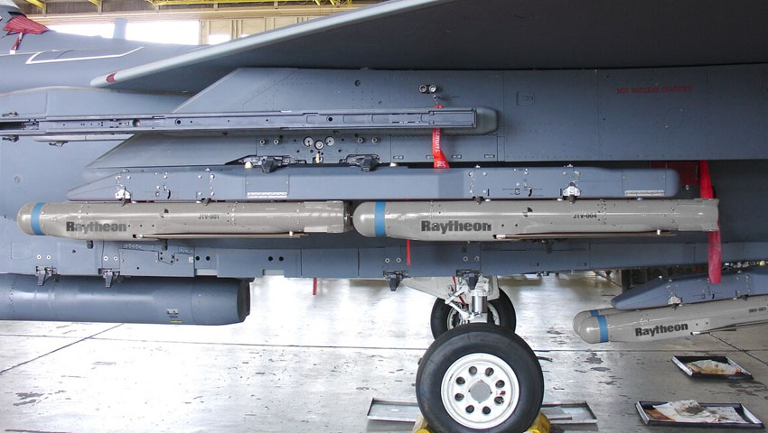 Raytheon demonstrates first guided release of StormBreaker missile from Super Hornet