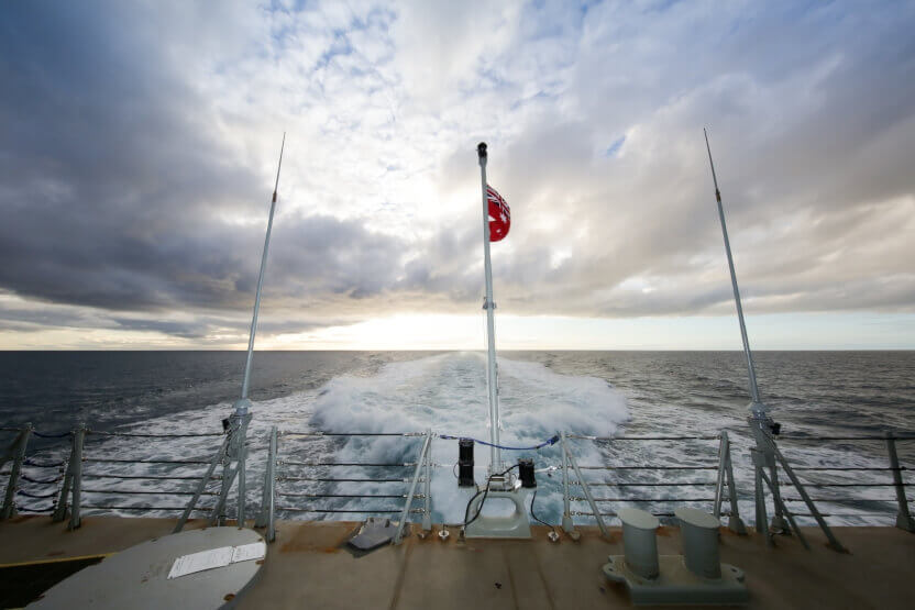 RS39877_Rear_view_HMAS_Hobart.jpg-alt_402.jpg