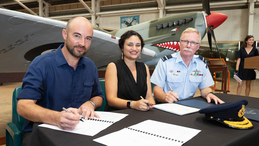 RAAF WWII Spitfire wreck gifted to NT government