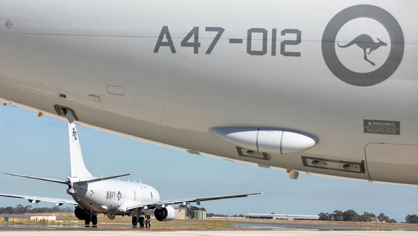 RAAF KC-30A refuels US P-8A Poseidon